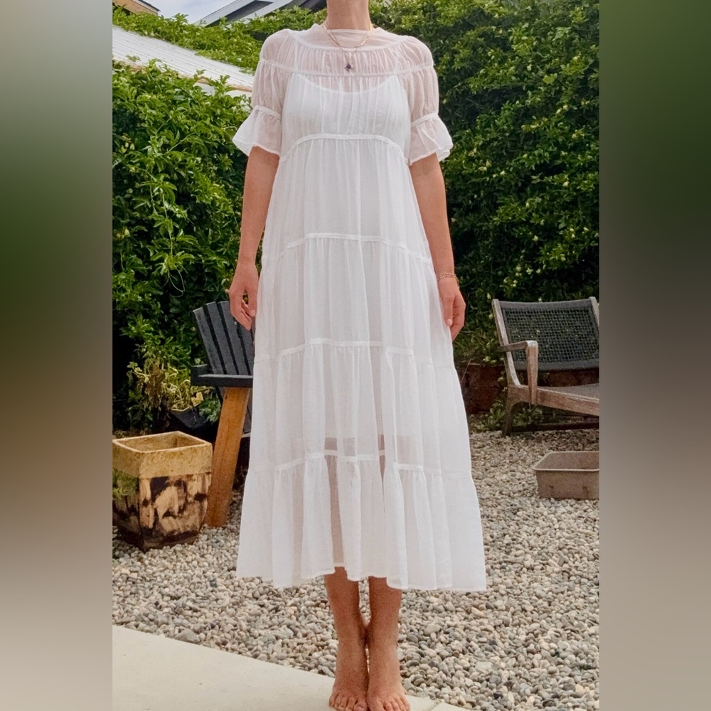 AMYLYNN Elegant White Tiered Maxi Dress